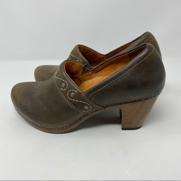 Brown Genuine Leather Riki Full Grain Clogs - Picture 6 of 10